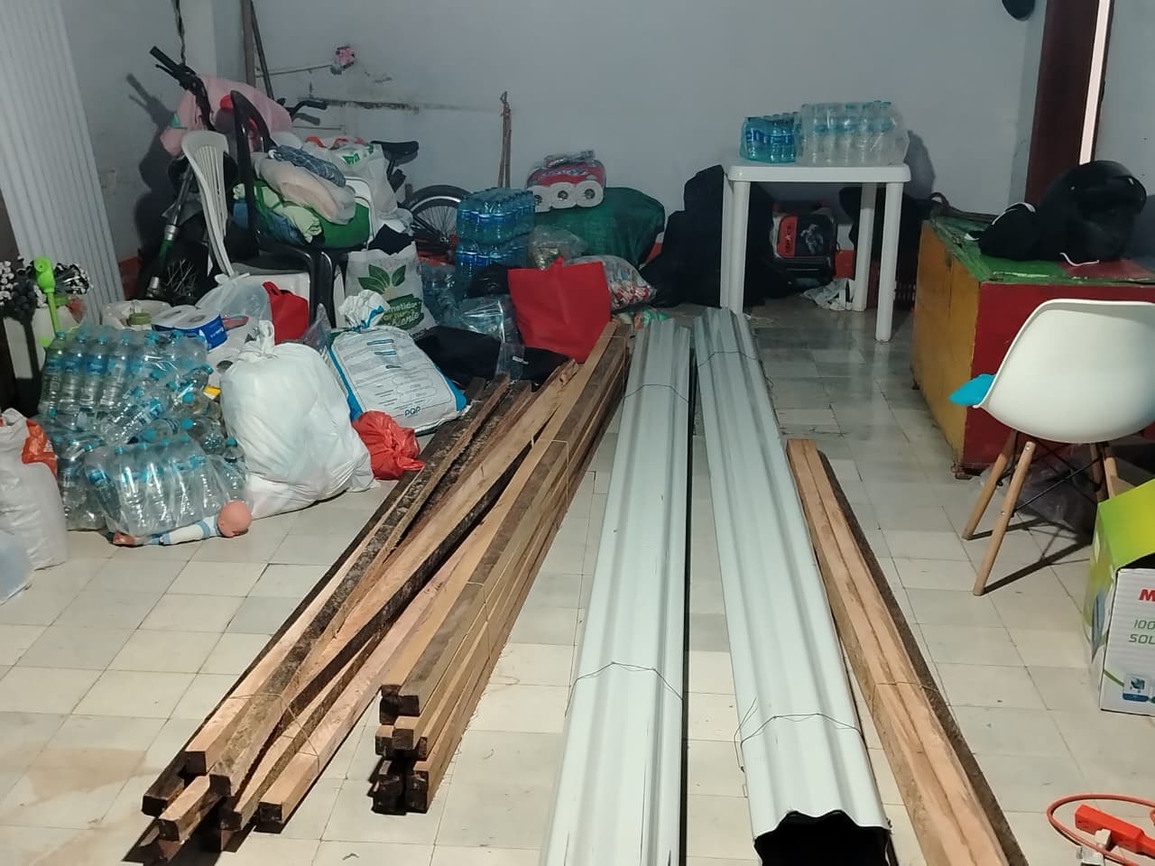 Bodega de insumos y donaciones para la comunidad